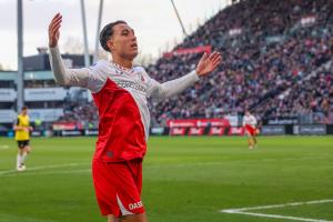 国足怎么办外媒：20岁荷甲边锋乔纳森斯归化印尼，身价90万欧