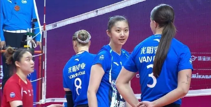 竞技宝-排超四强：上海女排一枝独秀，江苏靠吴梦洁，山东北京都不稳定|山东队|北京女排|龚翔宇|山东女排|蔡斌_新浪体育_新浪新闻